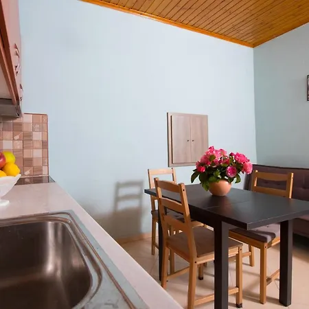 Basil & Guest House Lazarata