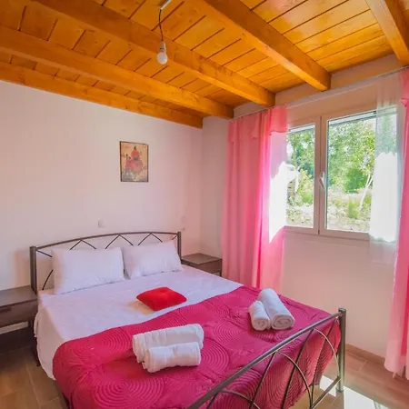 Basil & Guest House Guest house Lazarata