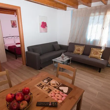 Basil & Guest House *