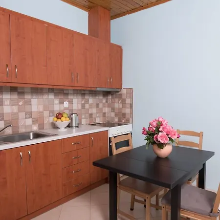 Pensiune Basil & Lazaráta