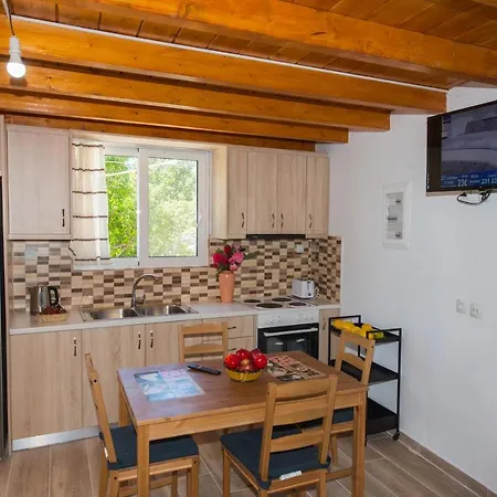 Basil & Guest house Lazarata